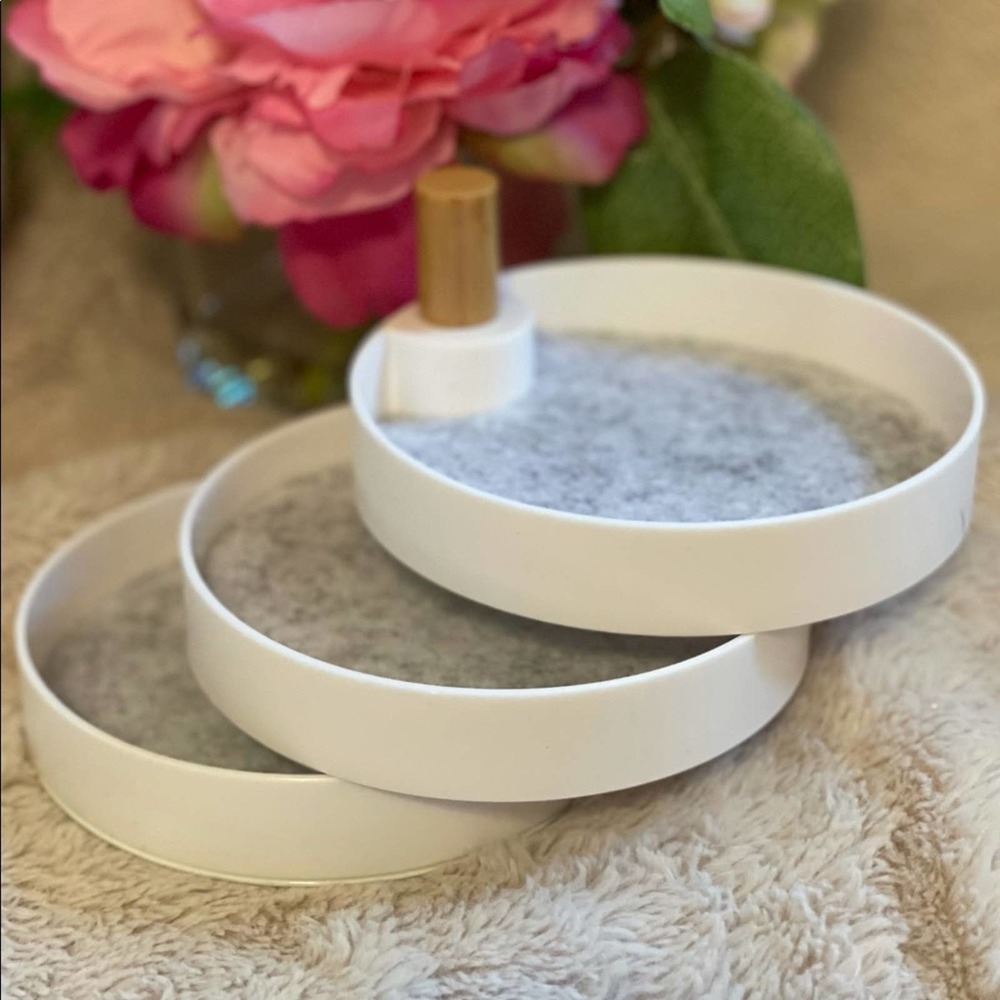 The 2 Bandits Tiered Catchall Tray